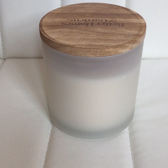 NEW Better Homes & Gardens Salted Coconut & Mahogany Candles - Picture 5 of 9